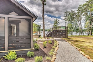 Exterior - Delightful Cabin with Fire Pit and Hot-tub in Tracy City, Tennessee (Tracy City)