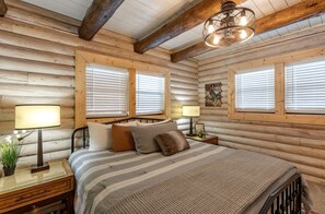 5 bedrooms, iron/ironing board, WiFi, bed sheets - Magnificent Cabin with Spa and Luxurious Interior in Wyoming (Alpine)