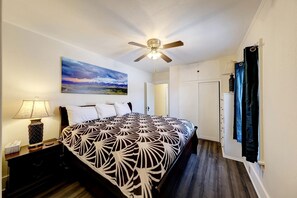 3 habitaciones, escritorio, tabla de planchar con plancha y wifi