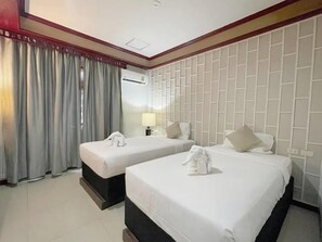Standard Twin Room, Multiple Beds, Non Smoking, Balcony | In-room safe, free WiFi, bed sheets - Liberety Patong Resort (Patong)