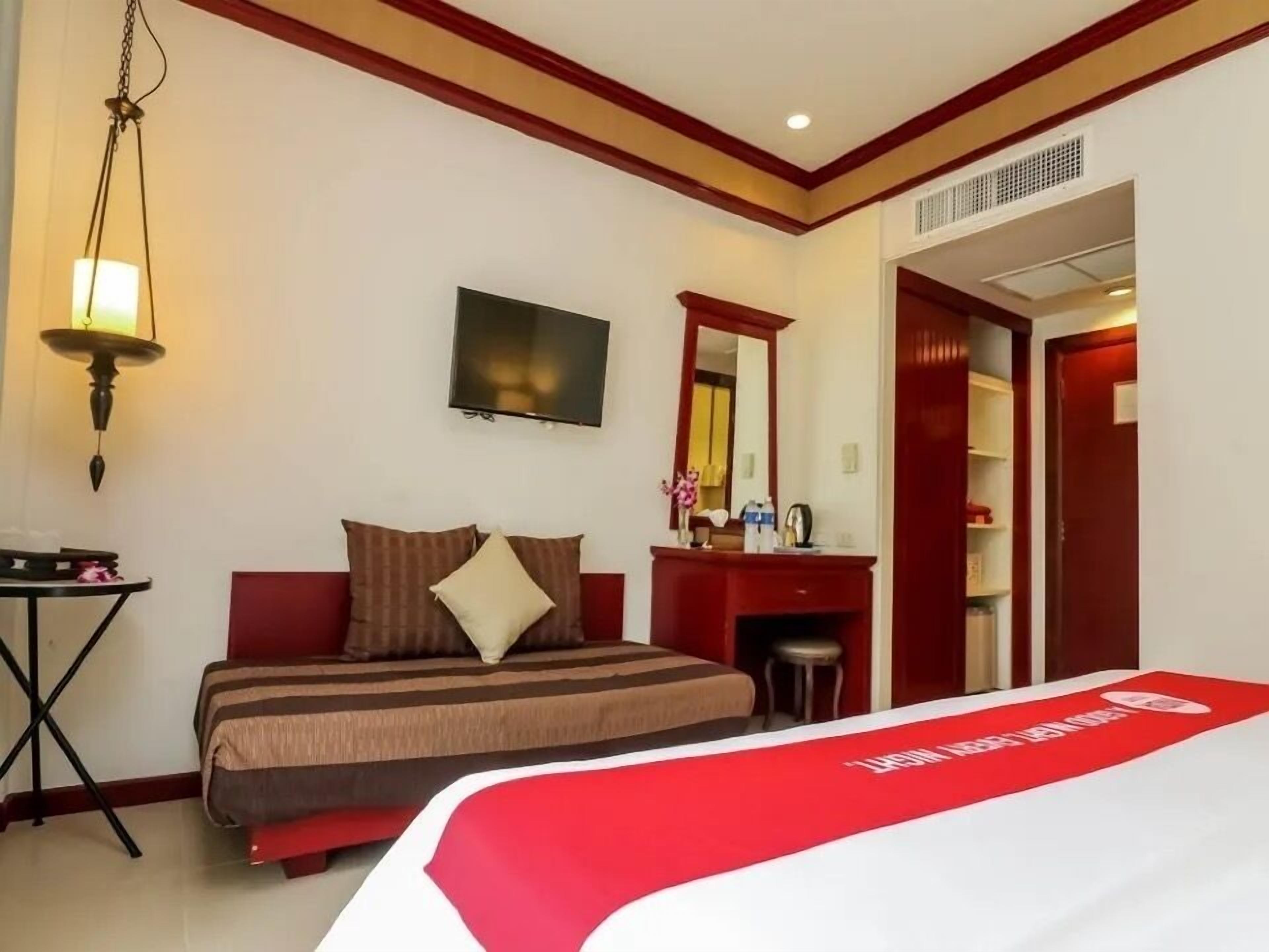 Kahden hengen superior-huone, 1 suuri parisänky, tupakointi kielletty | Tallelokero huoneessa, ilmainen Wi-Fi