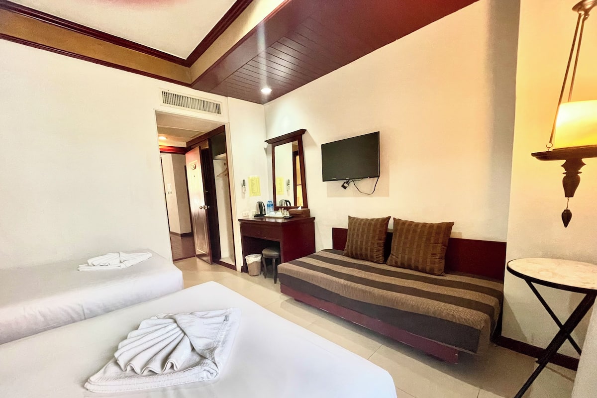 Standard Twin Room, City View | In-room safe, free WiFi