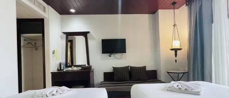 Standaard Twin kamer, uitzicht op de stad | Een kluis op de kamer, gratis wifi