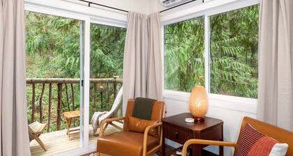Relaxing Tree House in Sequim, Washington, Perfect for a Glamping Getaway to Olympic National Park
