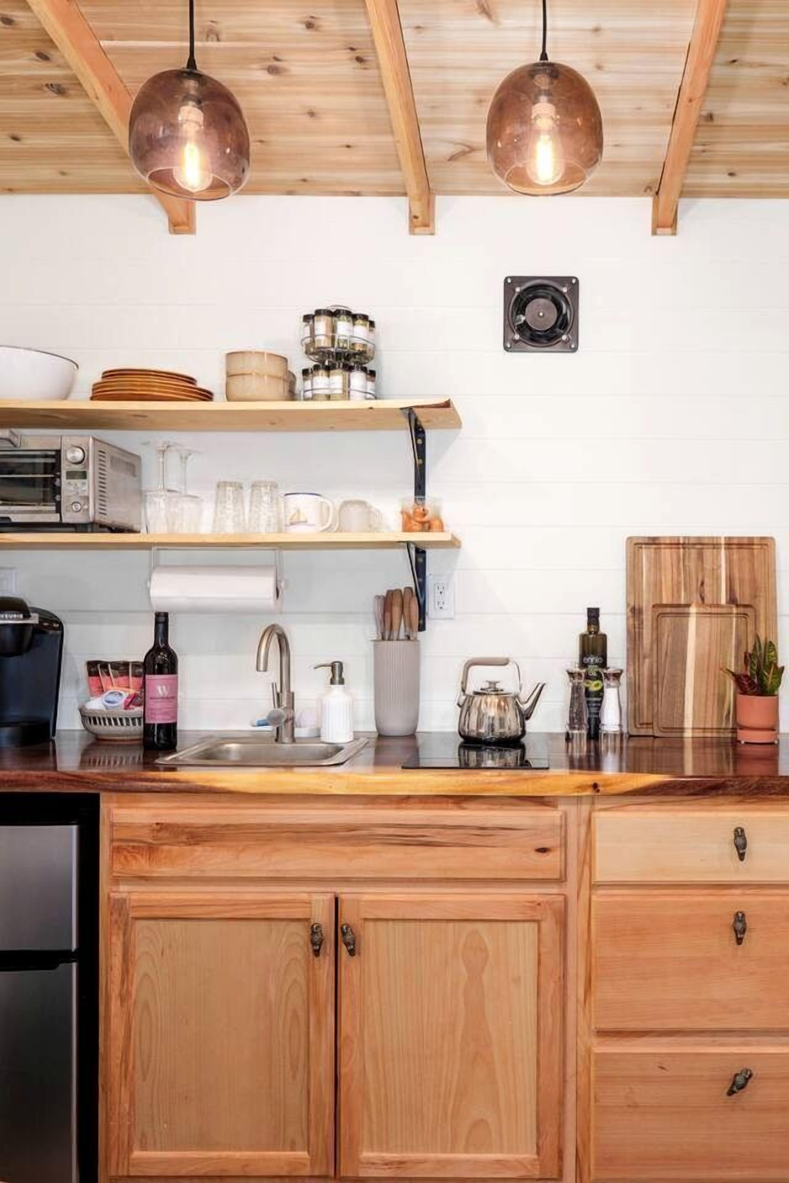 Frigorifero, forno, piano cottura, lavastoviglie