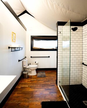 Towels, soap, shampoo, toilet paper