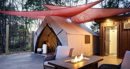 Romantic Safari Tent Hideaway Surrounded by Majestic Mountains near the Sparkling Lake in Branson Missouri