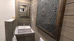 Towels, soap, shampoo, toilet paper