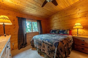 1 bedroom, WiFi - Gorgeous Log Cabin for Lakeside Glamping with Family or Friends in Ely, Minnesota (Ely)