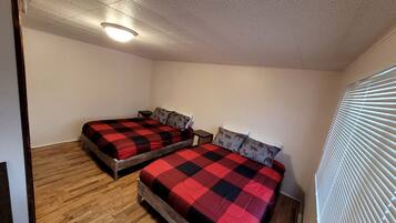 办公桌、WiFi、床单