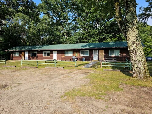 Gorgeous Cottage with Stunning Sights in Wellston, Michigan