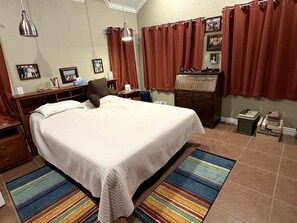 1 bedroom, WiFi, bed sheets - Pet-Friendly Lake Cabin Perfect for Water Activities in Texas (Graford)