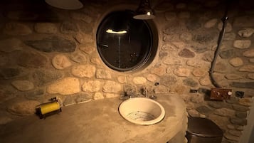 Towels, soap, shampoo, toilet paper