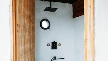 Towels, soap, shampoo, toilet paper