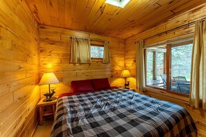 1 bedroom, WiFi, bed sheets - Pet-Friendly Log Cabin Retreat in Ely for Magical Minnesota Family Vacations (Ely)