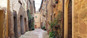 Renaissance house within the historic center of Pienza