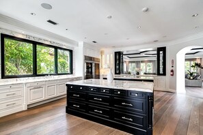 Interior - Luxury Waterfront Mansion with Rooftop Terrace near Las Olas, Fort Lauderdale FL (Fort Lauderdale)