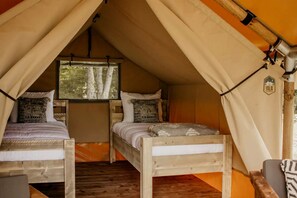 1 bedroom, WiFi, bed sheets - Cute Safari Tent for Two in Erwin, Tennessee (Erwin)