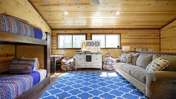 3 bedrooms, WiFi, bed sheets