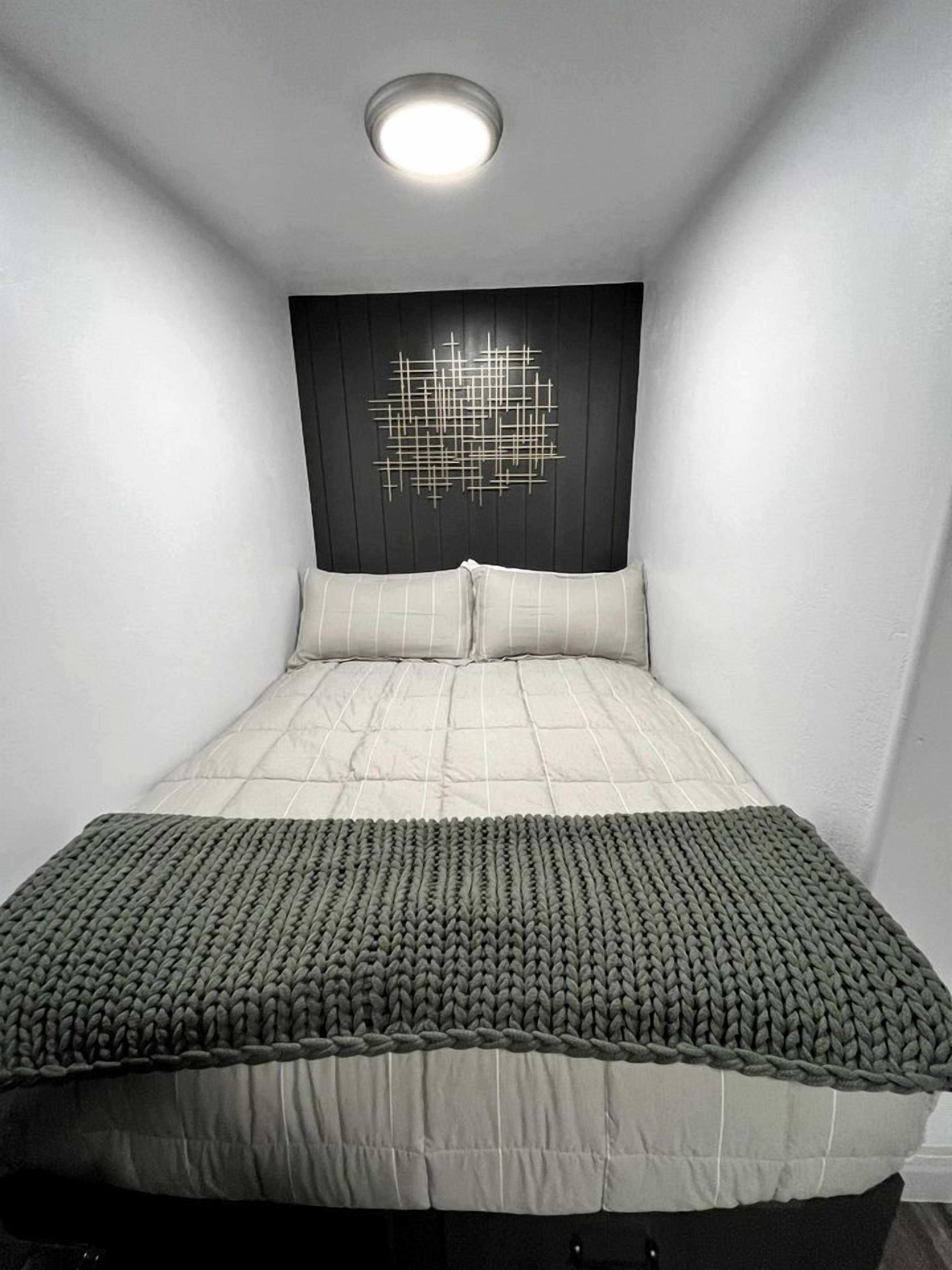 1 bedroom, WiFi, bed sheets