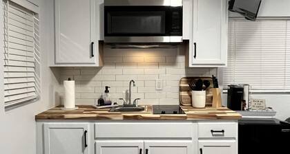 Cute and Cozy Cabin Perfect for Couples in Fredonia, Arizona