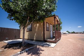 Exterior - Cute and Cozy Cabin Perfect for Couples in Fredonia, Arizona (Fredonia)