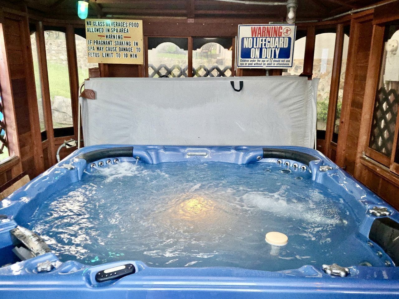 室內 SPA 浴池