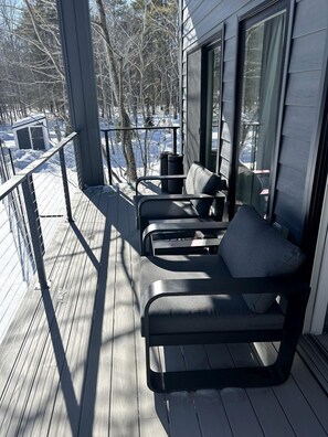 Property grounds - Cozy and Modern Tree House in Harpswell, Maine, near the Cliff Trail (Harpswell)