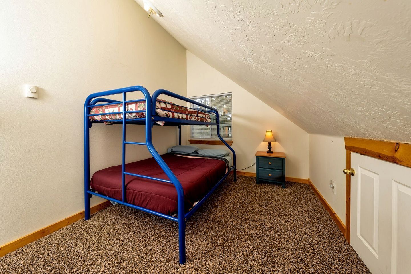 4 bedrooms, WiFi, bed sheets