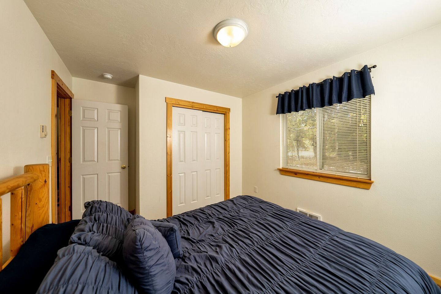 4 bedrooms, WiFi, bed sheets