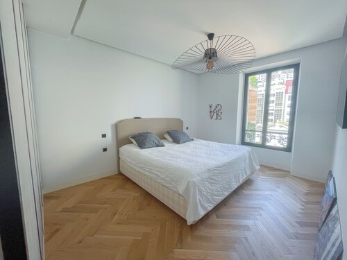 Modern apartment in the center of Monaco, a stone's throw from the port and the Grand Prix