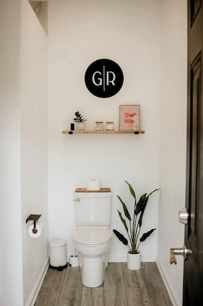 Towels, soap, shampoo, toilet paper
