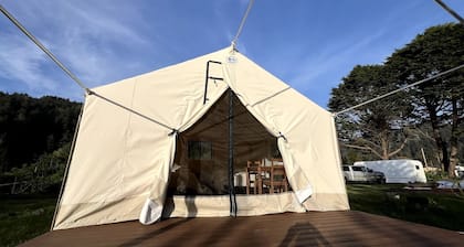 Luxurious Glamping Tent near Jedediah Smith Redwoods State Park, California