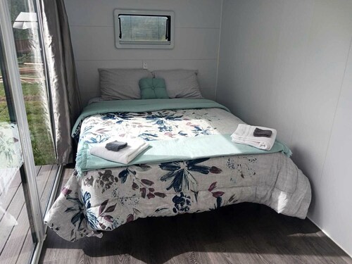 Sleek and Modern Glamping Pod in Klamath, Perfect for a Getaway near the Pacific Ocean