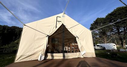 Spacious Safari Tent, Perfect for a Northern California Glamping Getaway near Fern Canyon