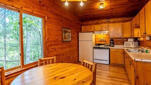 Coffee/tea maker, fridge, oven, stovetop - Getaways to Big Lake Minnesota in this Charming Log Cabin for 6 (Ely)