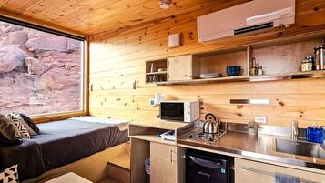 1 habitación, escritorio, wifi y ropa de cama