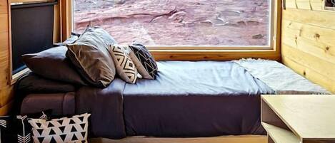 1 habitación, escritorio, wifi y ropa de cama