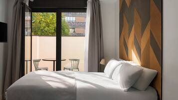 Studio with Private Terrace | Decoración individual, mobiliario individual, escritorio