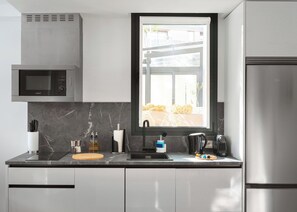 Smart Studio | Private kitchen | Microwave, stovetop, espresso maker, electric kettle