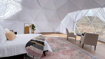 1 bedroom, desk, WiFi, bed sheets
