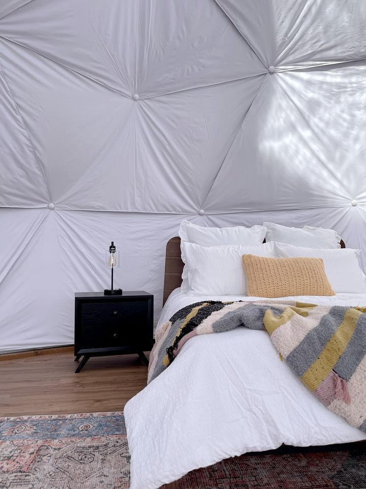 1 bedroom, desk, WiFi, bed sheets