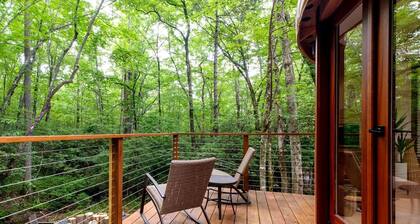 Serene Yurt Retreat near Pisgah National Forest in North Carolina