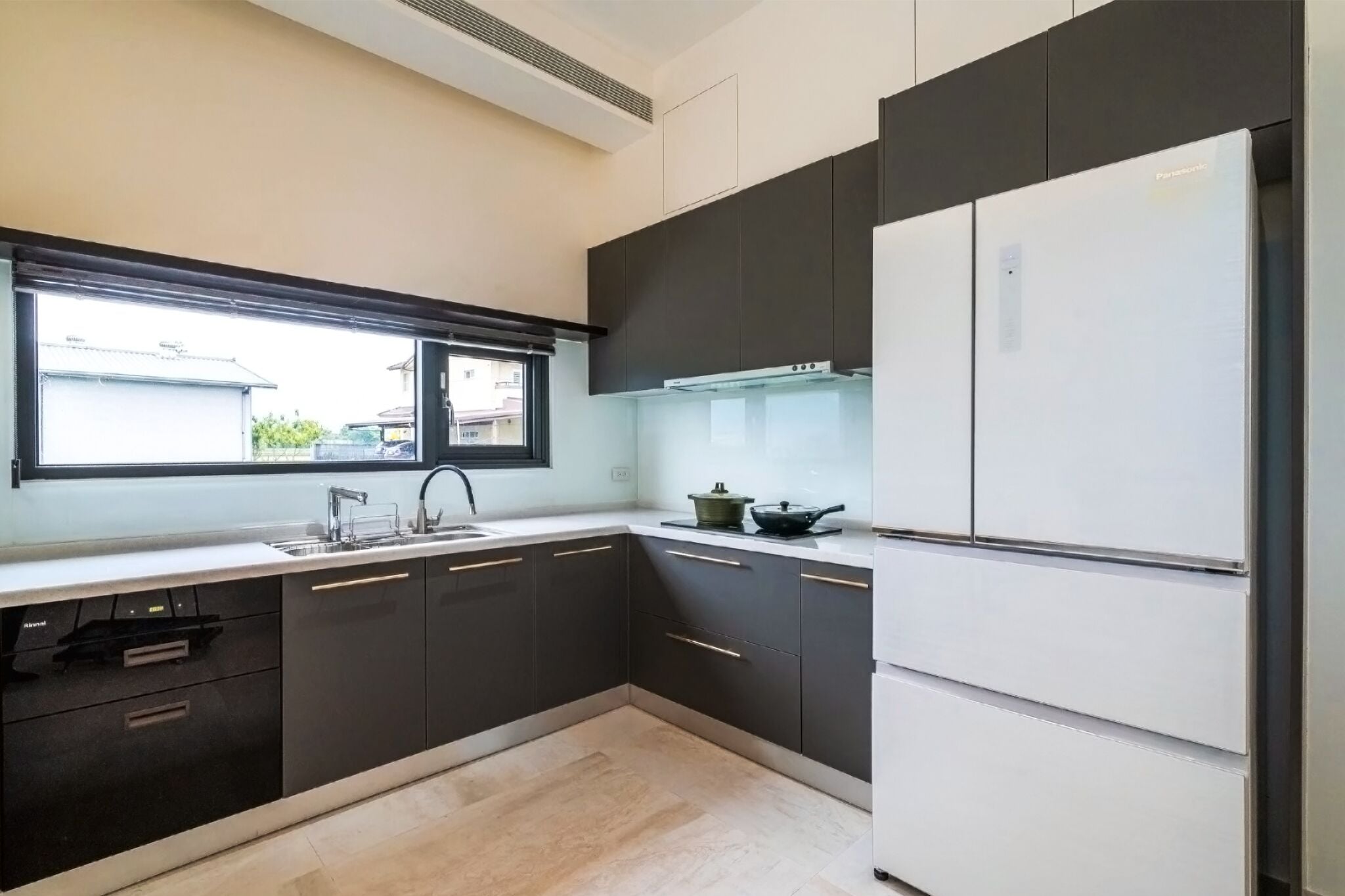 Comfort House, Multiple Beds | Private kitchen