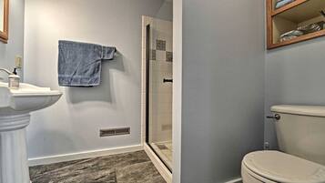 Hair dryer, towels