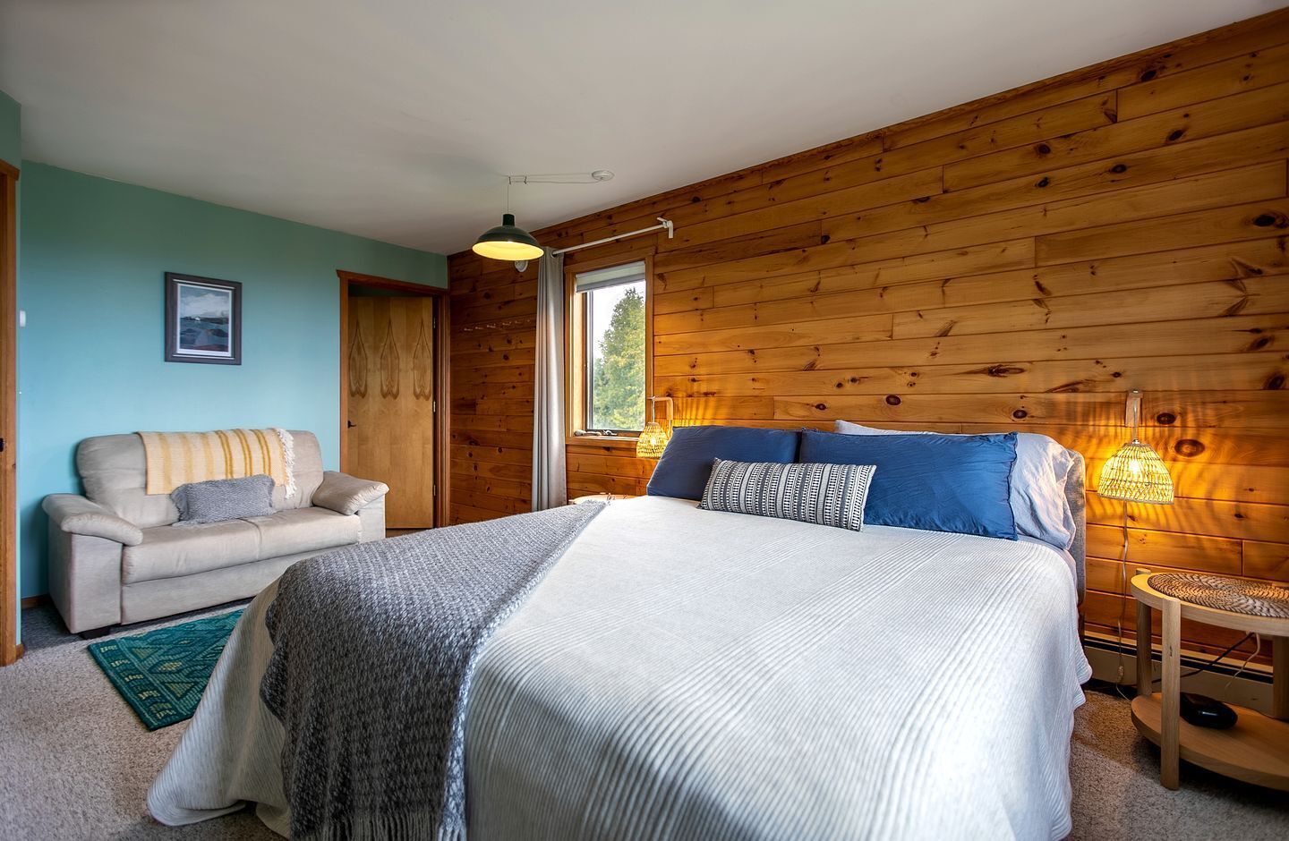 4 bedrooms, iron/ironing board, travel cot, WiFi