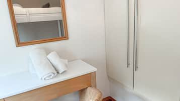 3 bedrooms, bed sheets