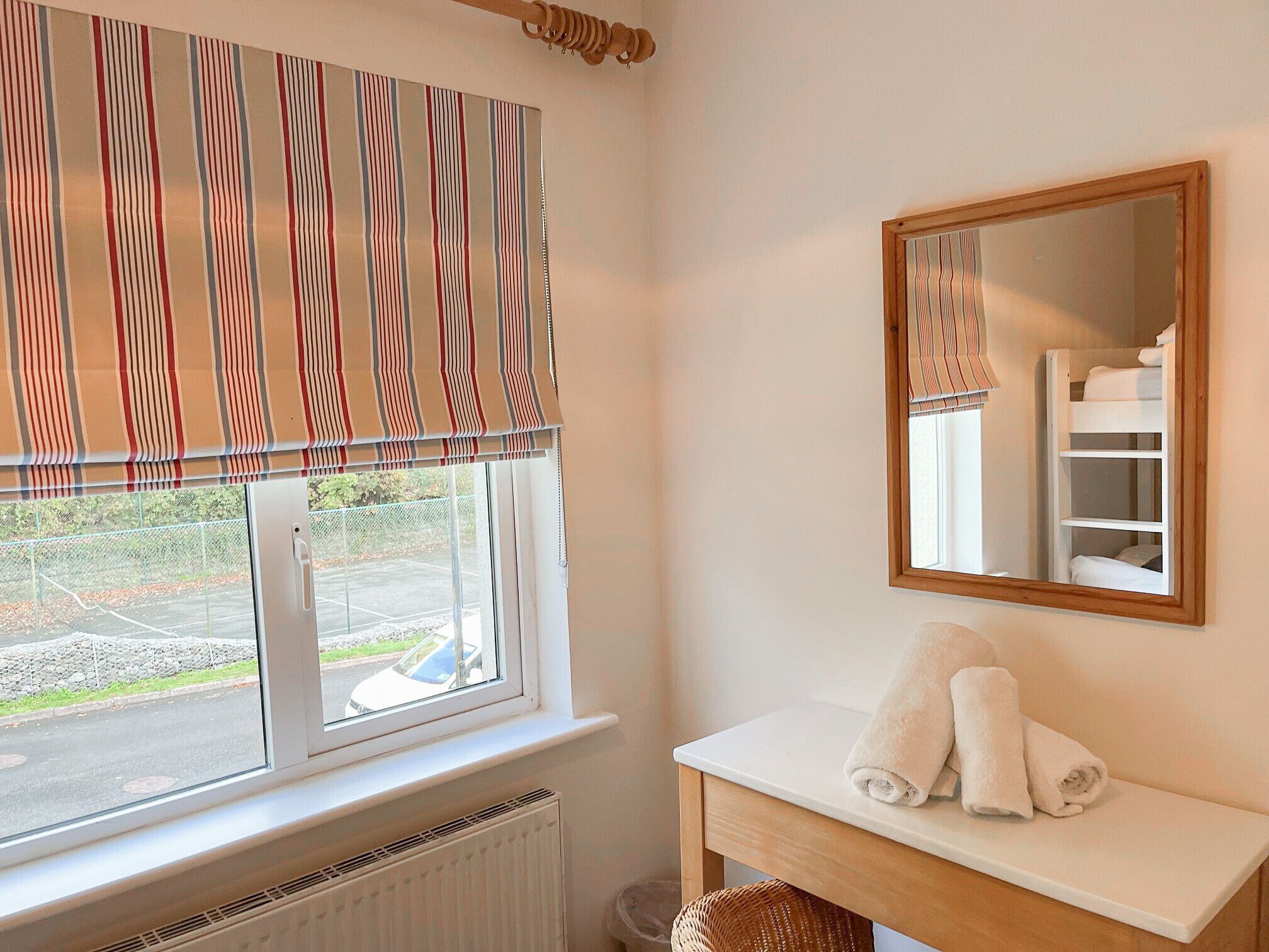 Buồng tắm vòi sen, khăn tắm 