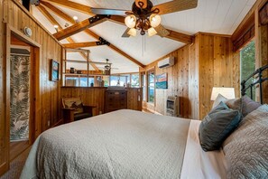 1 Schlafzimmer, Schreibtisch, WLAN, Bettwäsche