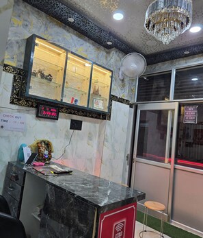 Vista frontal de la propiedad